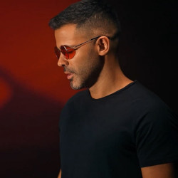 Sirvan Khosravi - Divoonegi ( Live )