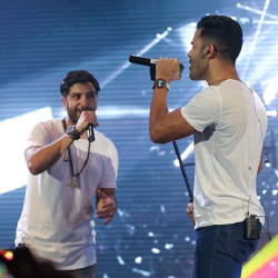 Sirvan Khosravi & Xaniar - Man Delam Tange ( Live )